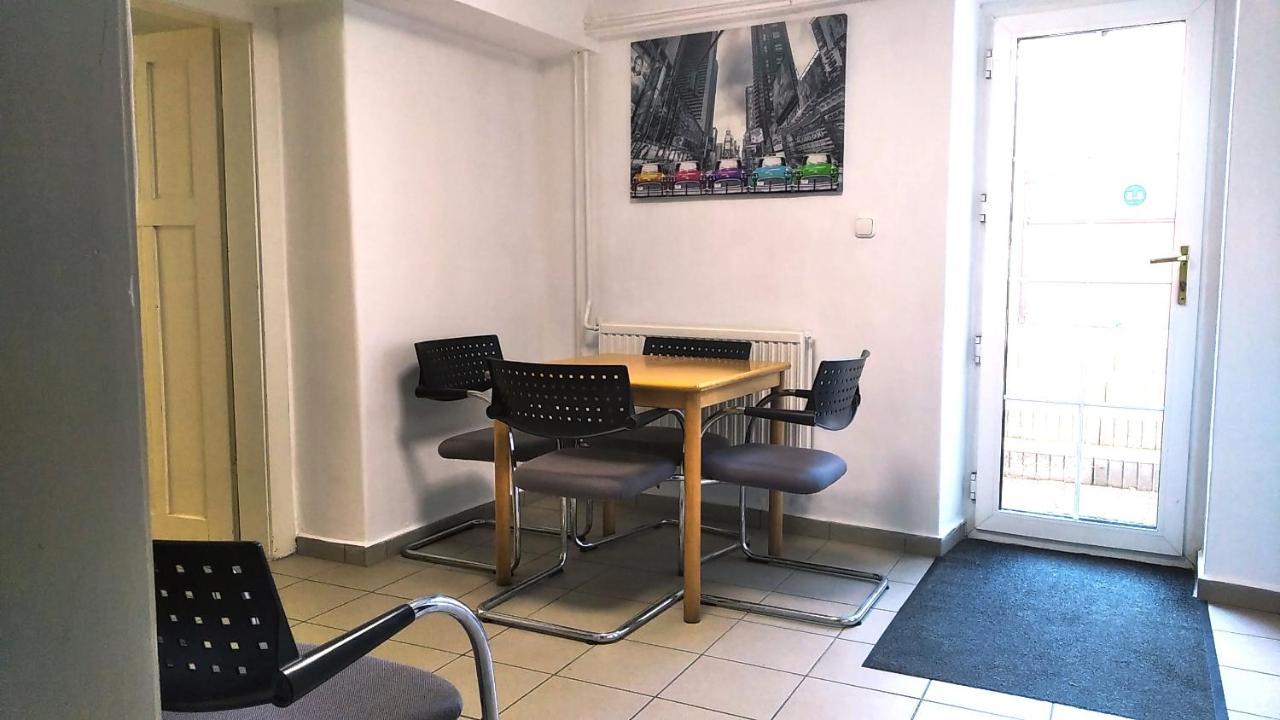 Hostel Maros Győr Exterior foto