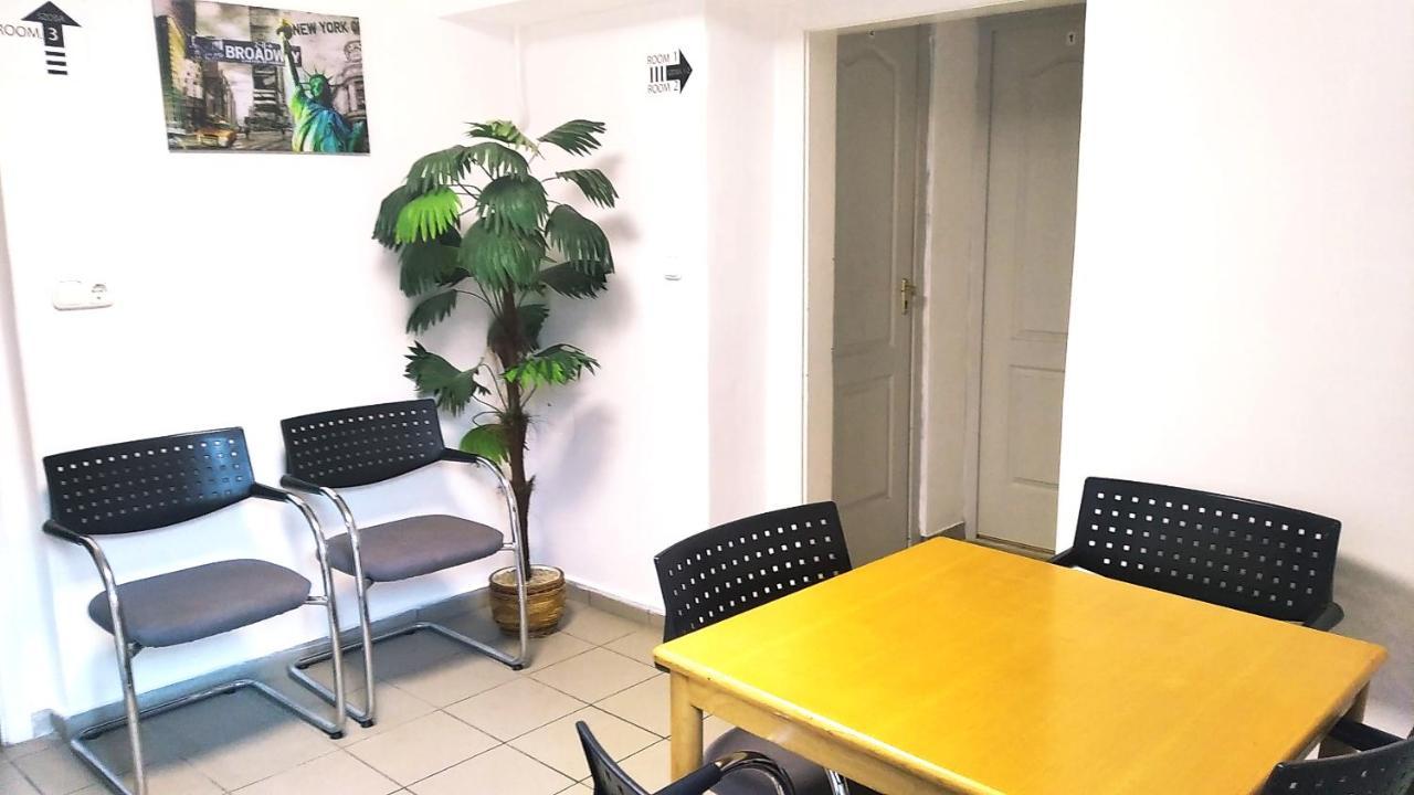 Hostel Maros Győr Exterior foto