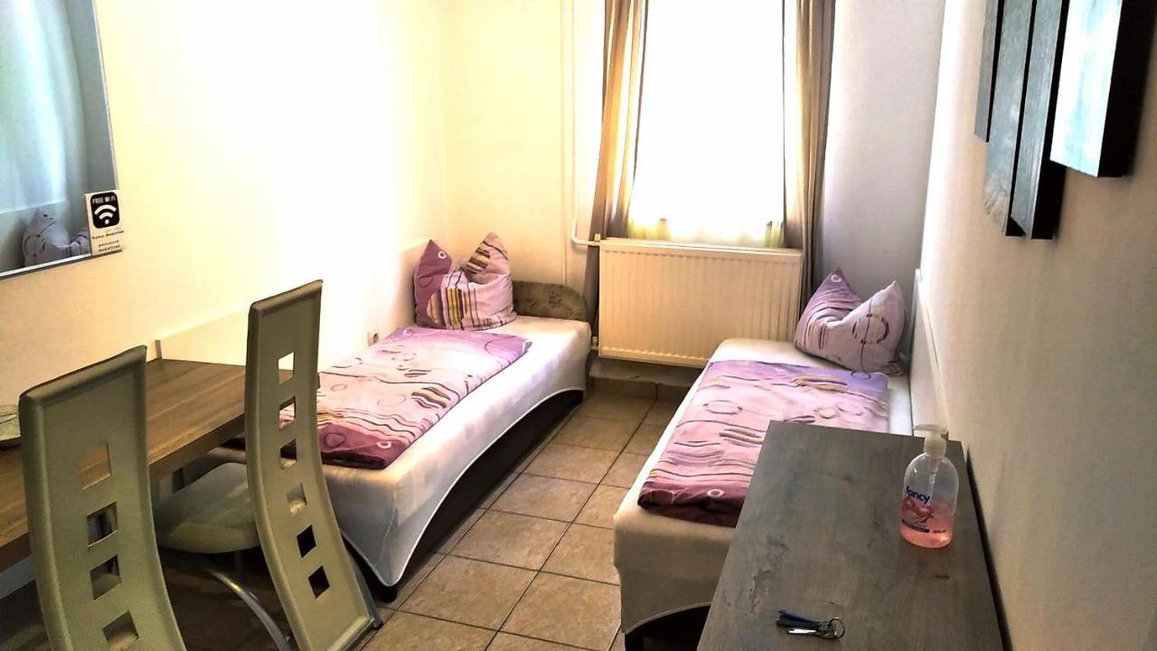 Hostel Maros Győr Exterior foto