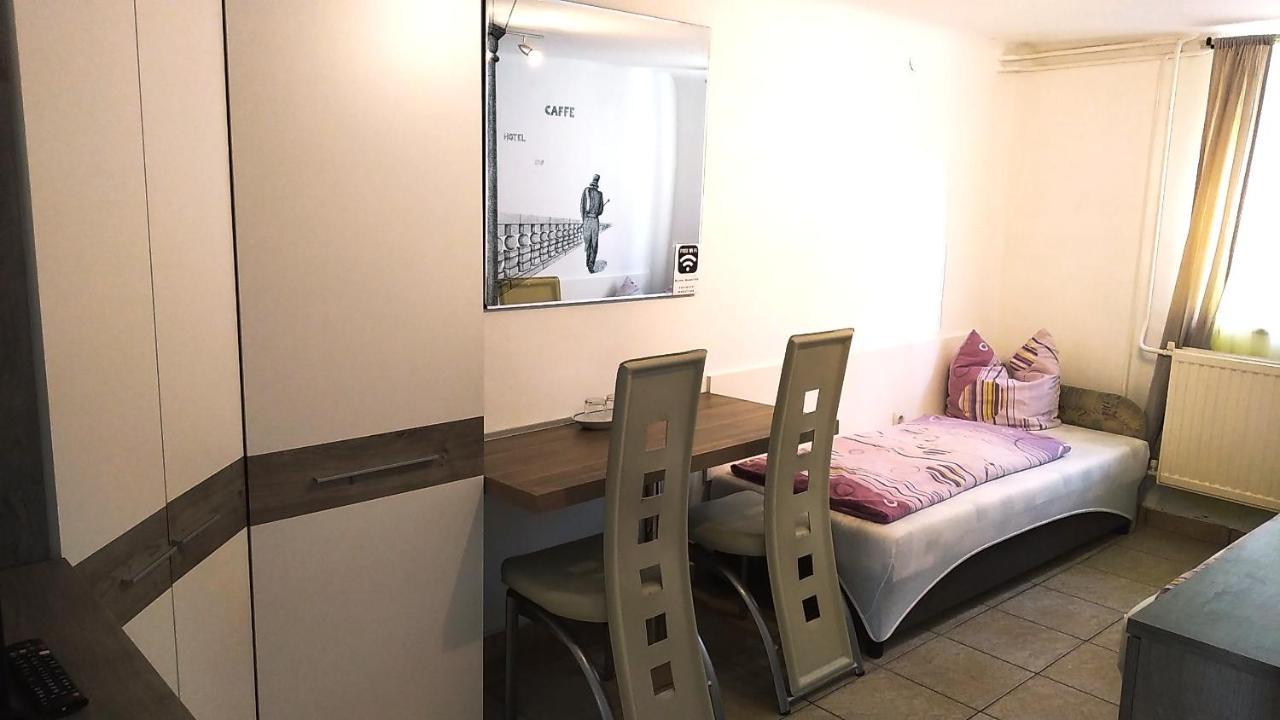 Hostel Maros Győr Exterior foto