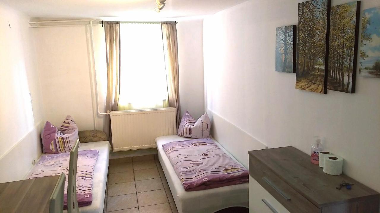 Hostel Maros Győr Exterior foto