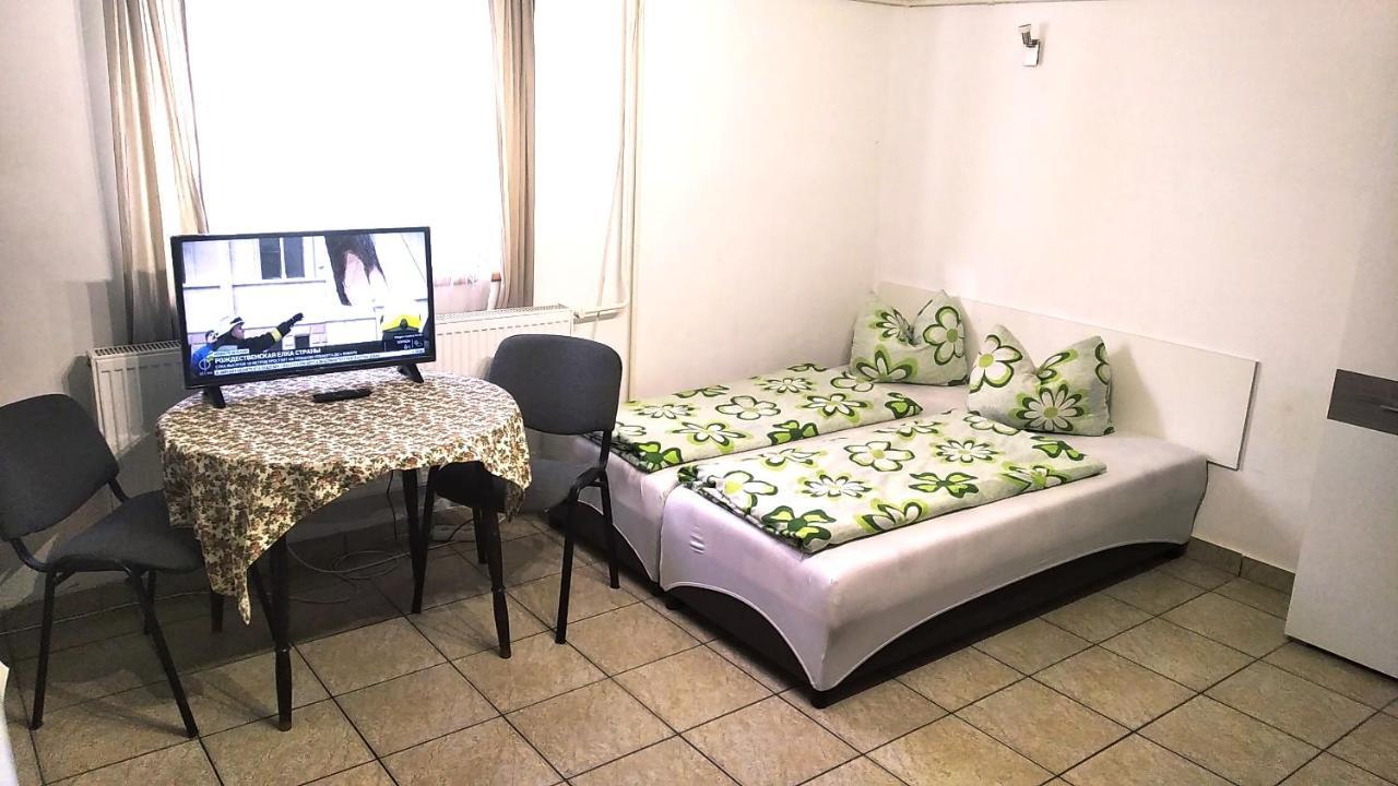 Hostel Maros Győr Exterior foto